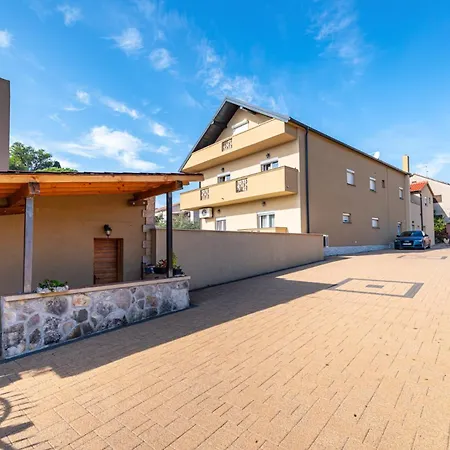 ヴィラ Yespeace ザダル