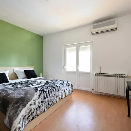 Yespeace Willa Zadar